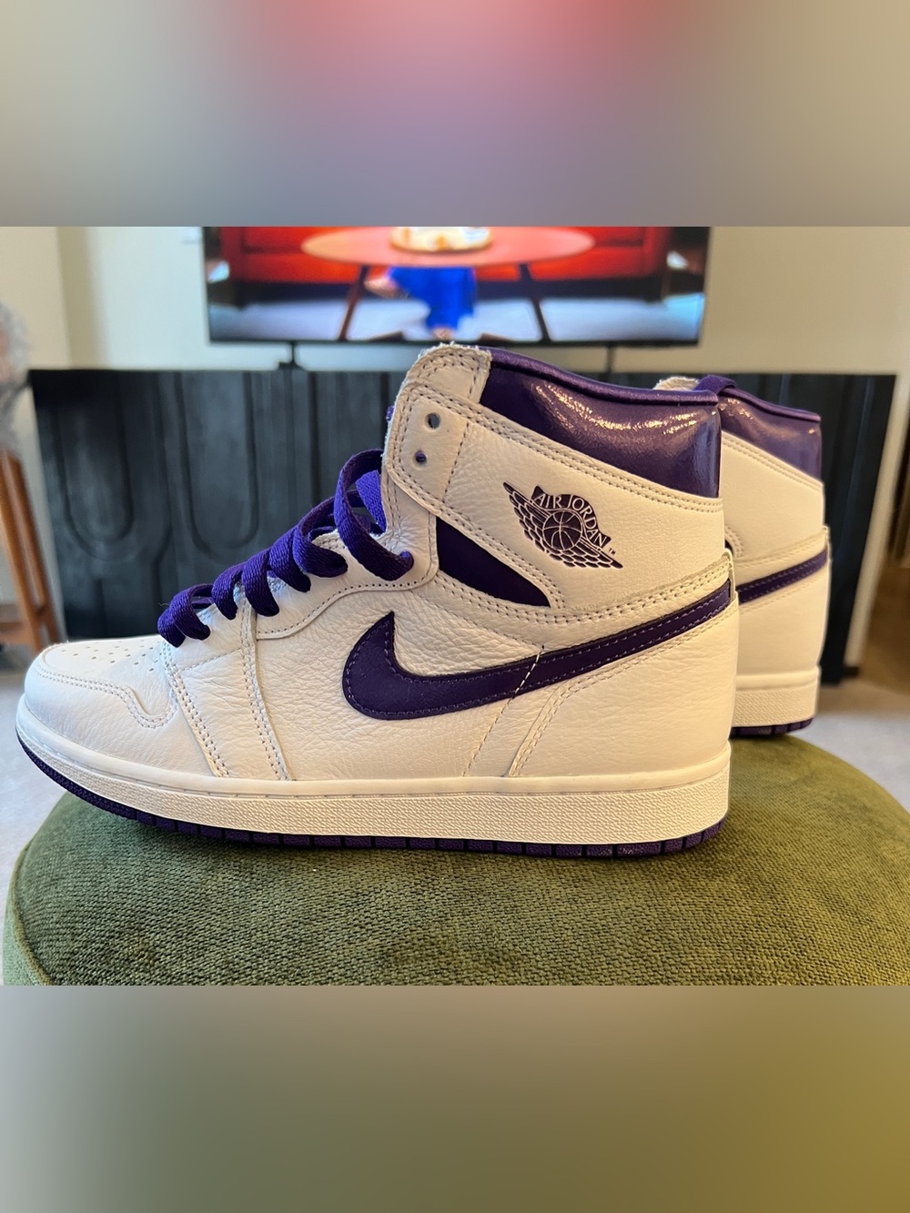 Nike Womans Air Jordan 1 High OG 'Court Purple'